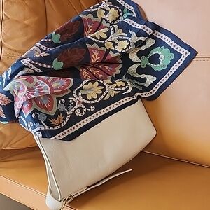 Cotton cap with embroidery